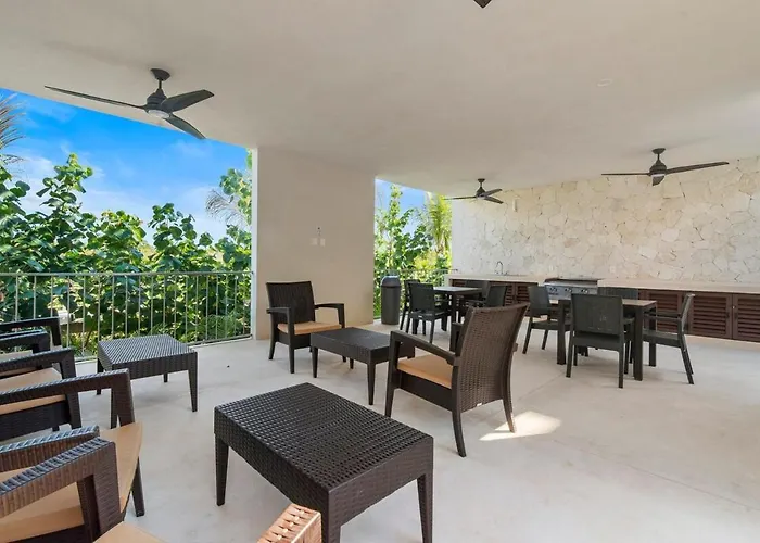 Seabreeze Private Hot Tub Access 11 Pools